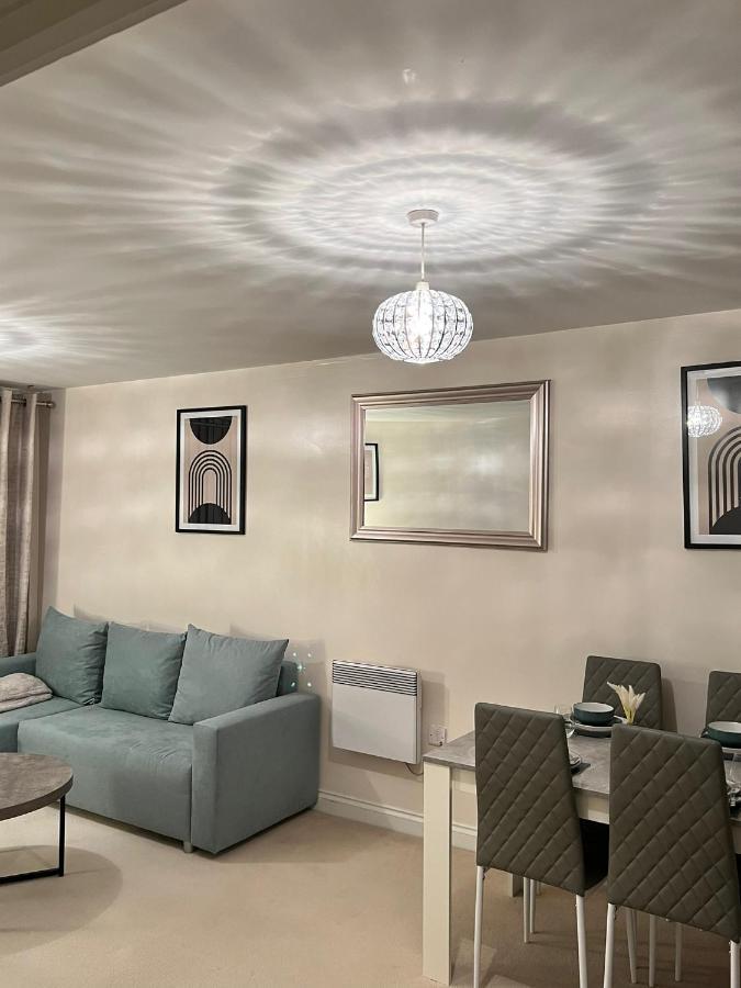 Stylish Luxe Apartment Harlow Exterior foto